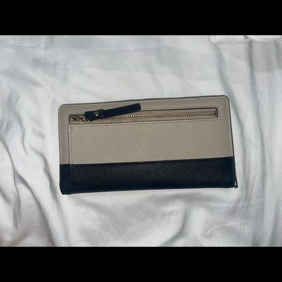 Kate Spade Wallet - Picture 2 of 5